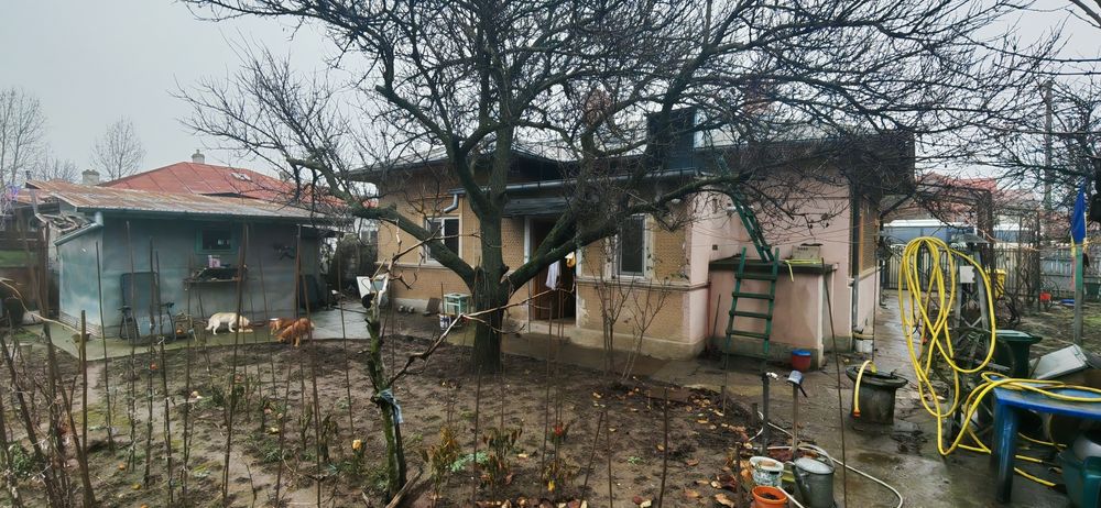 De vanzare casa in voluntari, caramida, patru camere,super central.