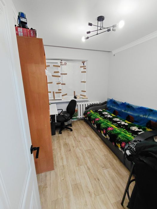 Продам 3 комн 6 мкр 4 эт