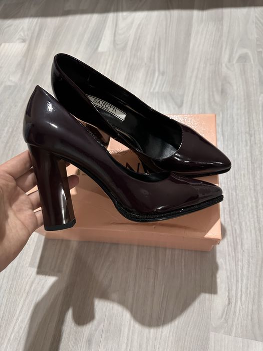 Туфли на высоком каблуке