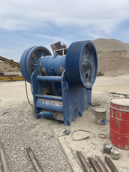 Дробилка щековая 650 * 900 .