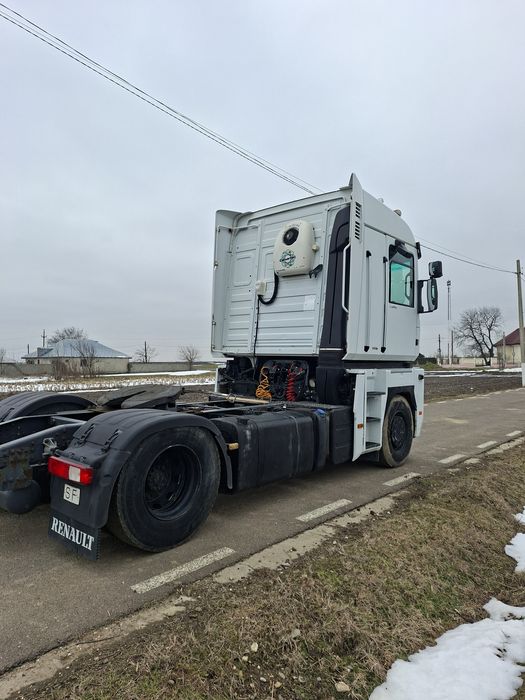 Renaut magnum automat. Urgent