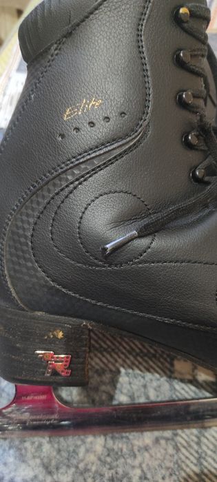 Продам коньки фигурные профессиональные