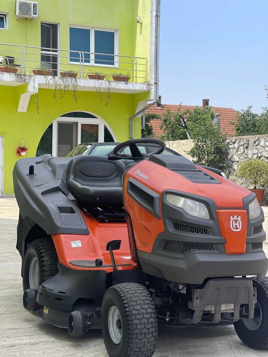 Tractoras de tuns iarba Husqvarna tc