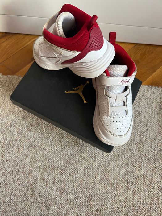 Jordan max aura 5