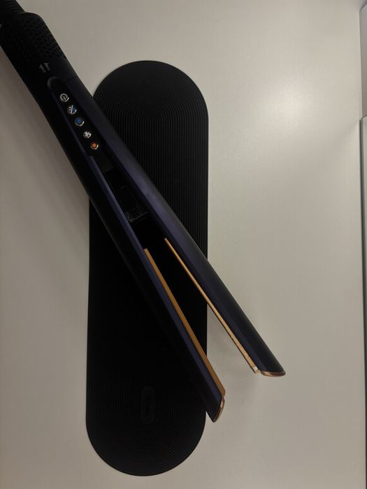 Dyson airstrait