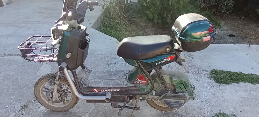 Yangi skuter sotiladi, holati yangi