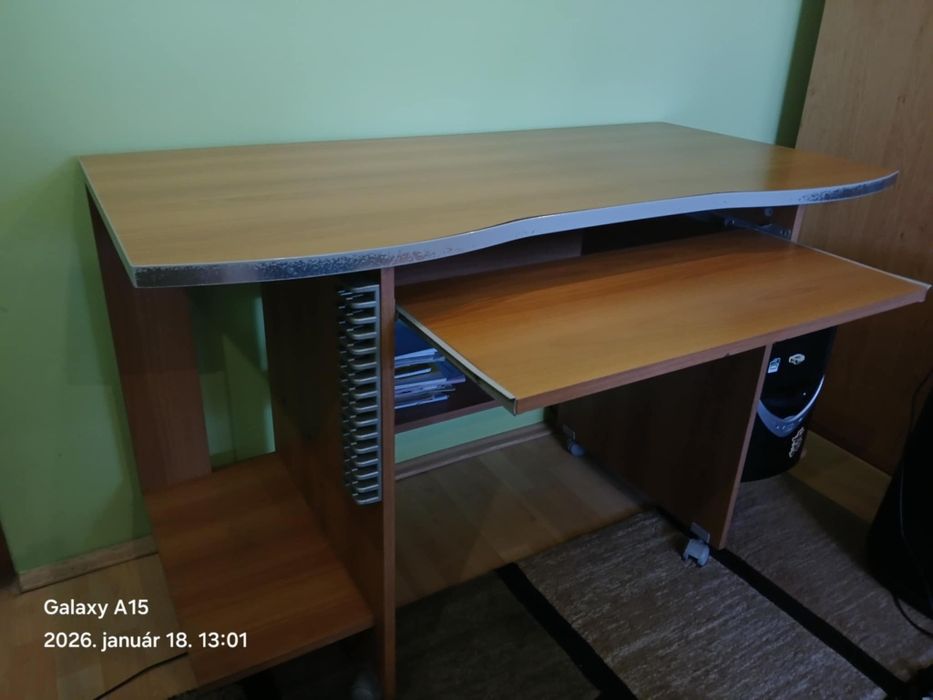 Masa de birou pt calculator