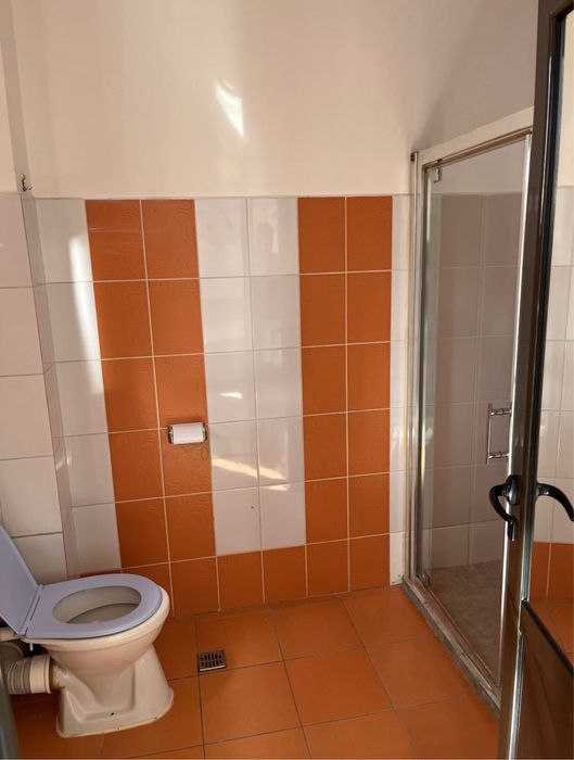 Închiriez camere de cămin