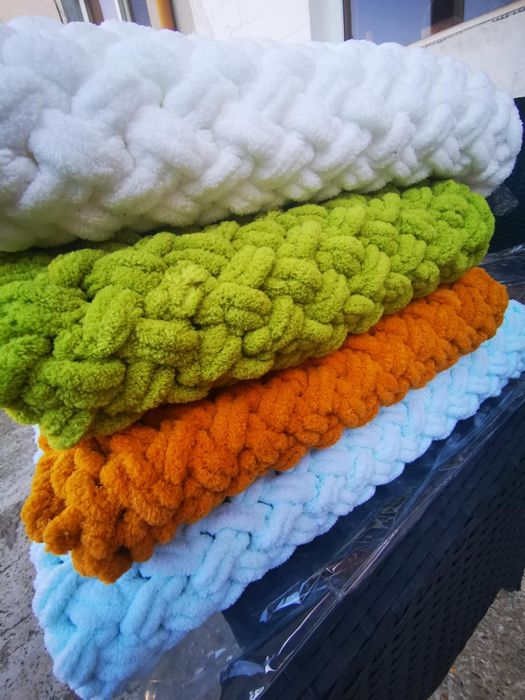 Бебешко одеало ,ръчно плетено,идеален подарък за новородено.