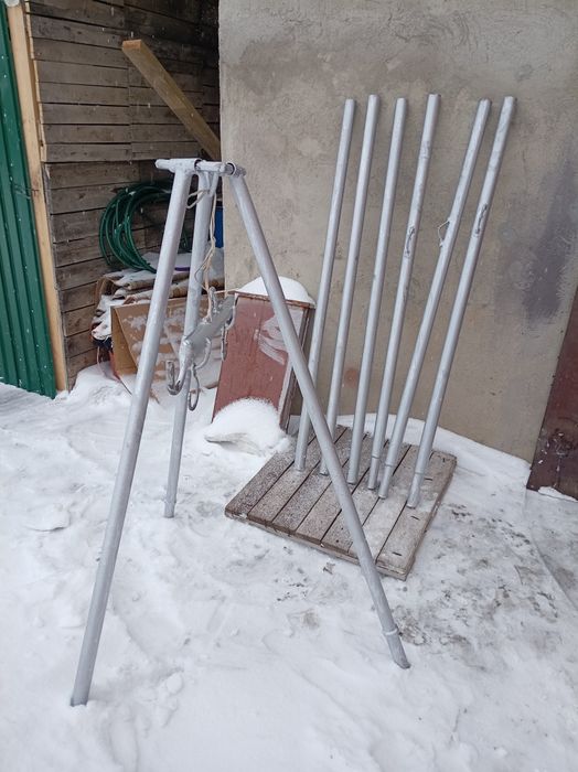 Продам трёх ножку