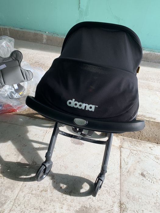 Продается коляска-автокресло Doona Grey Hound
