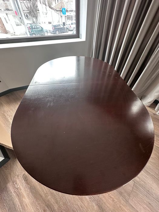 Разтегателна дървена трапезна маса