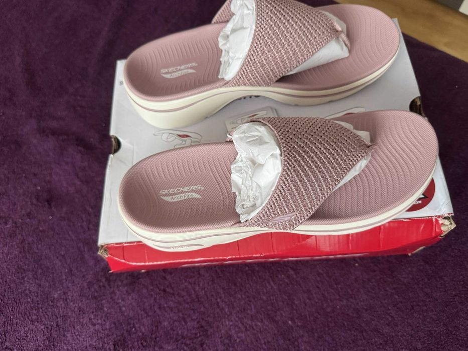 Skechers Go Walk Arch Fit 2.0 Sandal Marime 40 ! Noi, in cutie !!!