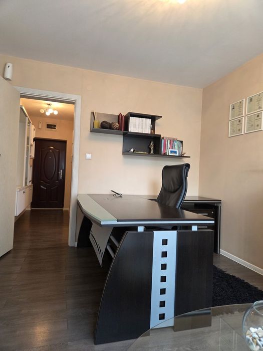 Дава се под наем Офис в Казанлък - 70 кв.м за 480 € - Снимка #1