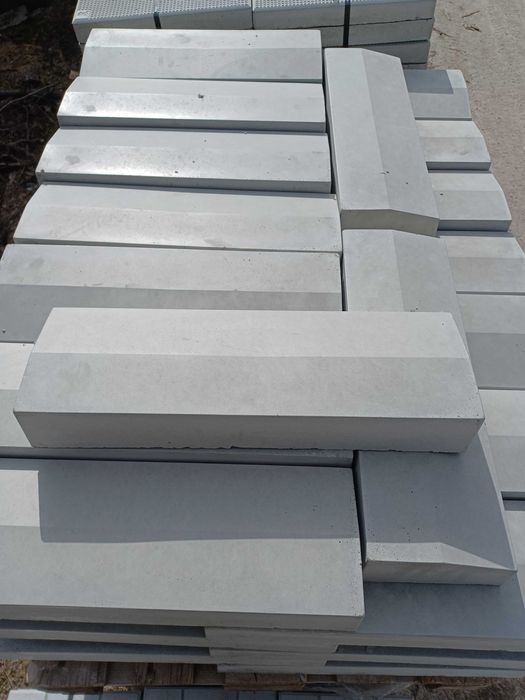 Производство на бетонови тротоарни плочки и градински бордюри и други