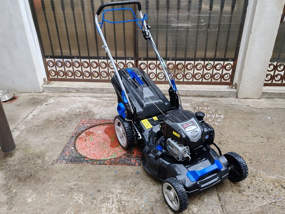 Mașină tuns iarba LuxTools, Germania