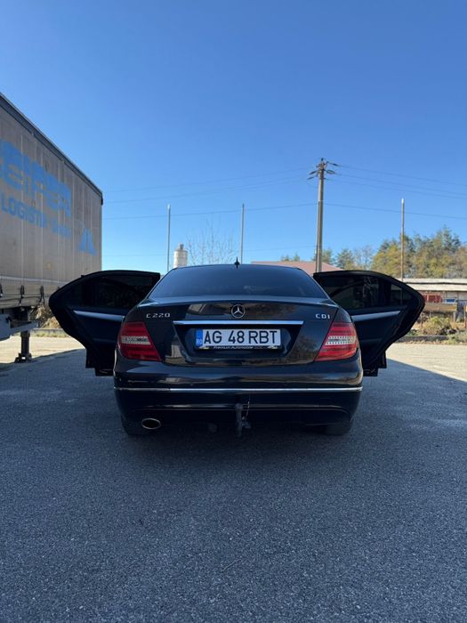 Vand ! Schimb cu Duster 4x4sau  Atv can-am Mercedes-Benz C-Class 220