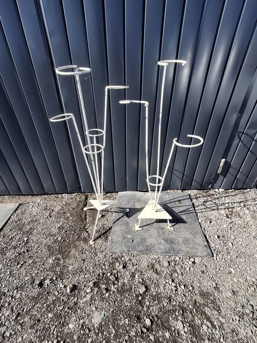 Поставка  для цветов