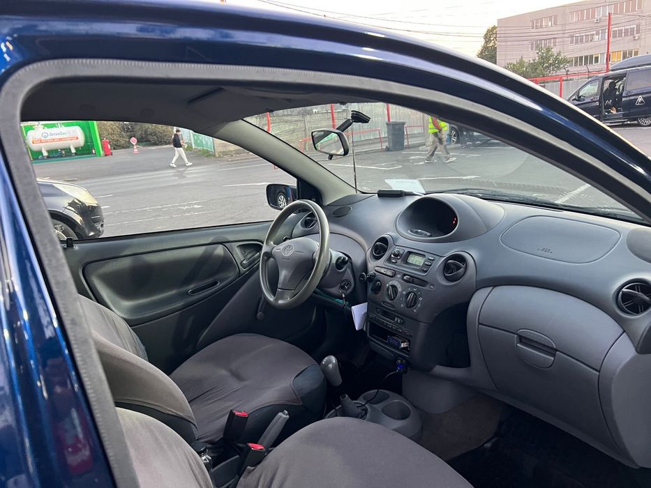 TOYOTA Yaris 2000 — imagine 5
