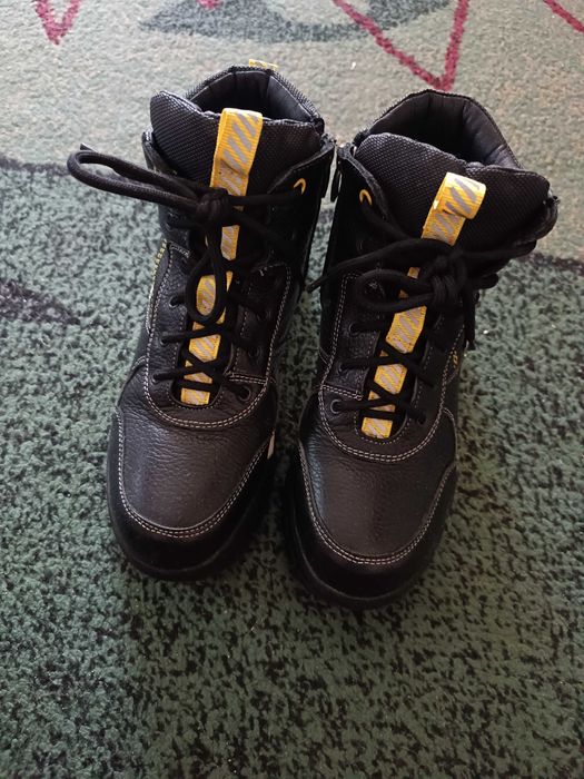 Зимняя обувь для мальчика.