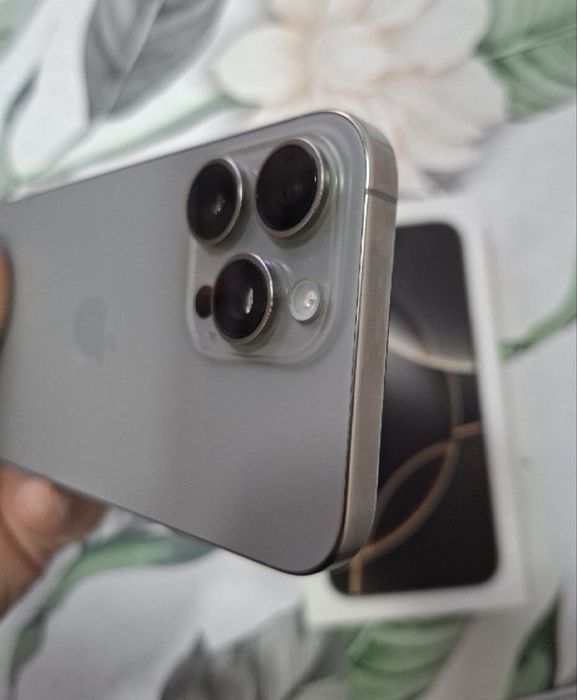 iPhone 16 Pro Max
