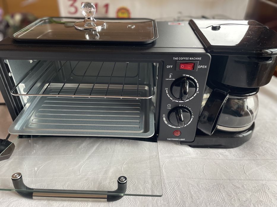 Мини фурна 3/1  и кафе машина