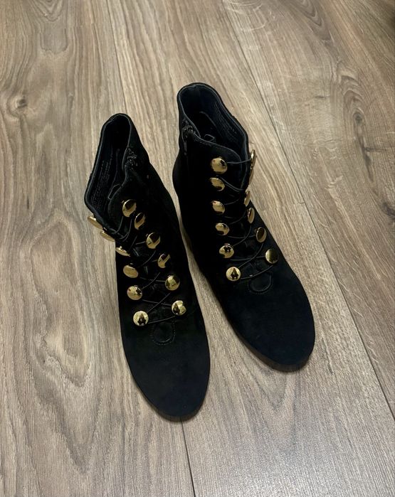Botine Hush Puppies din piele întoarsă neagră, 37, deosebite