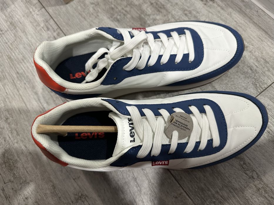 Маратонки  Levi’s