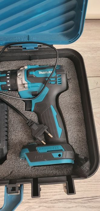 Шуруповерт макита