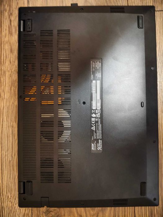 Vând Laptop Gaming Acer Nitro Lite 16 NL16-71G-57M9