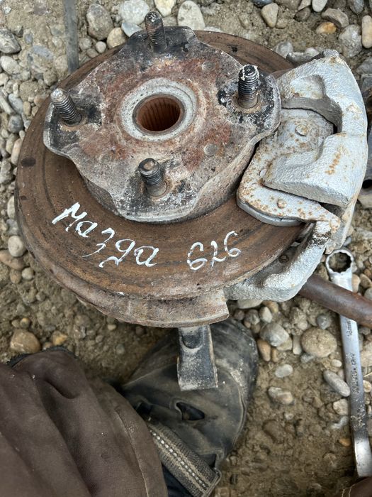 ступицы передный от мазда 626 год 1985
