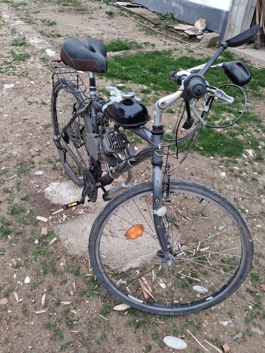 Vind bicicletă cu MOTOR.