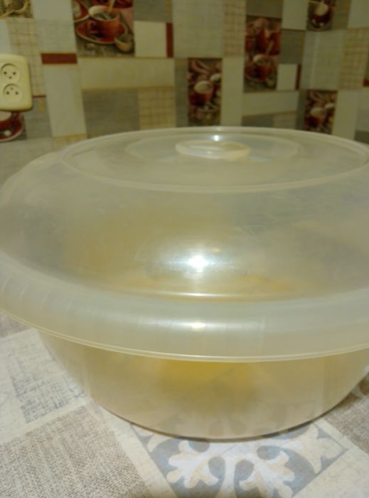 Чашки  миски нержавейки.