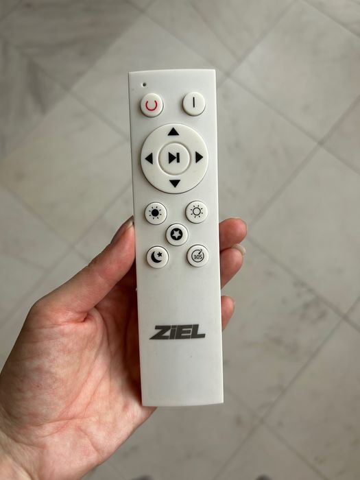 LED полилей с дистанционно управление