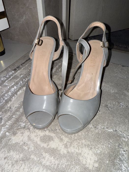 Босоножки летние