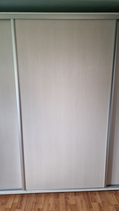 Vând dressing și pat