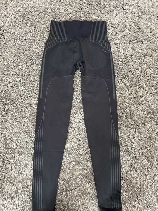 Дамски клин Адидас  нов . Размер xs