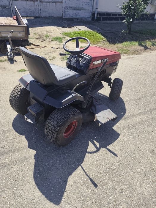 vand tractor tuns gazon