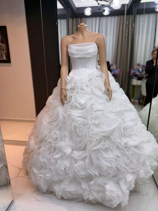 Rochie de mireasa Aryanna karen