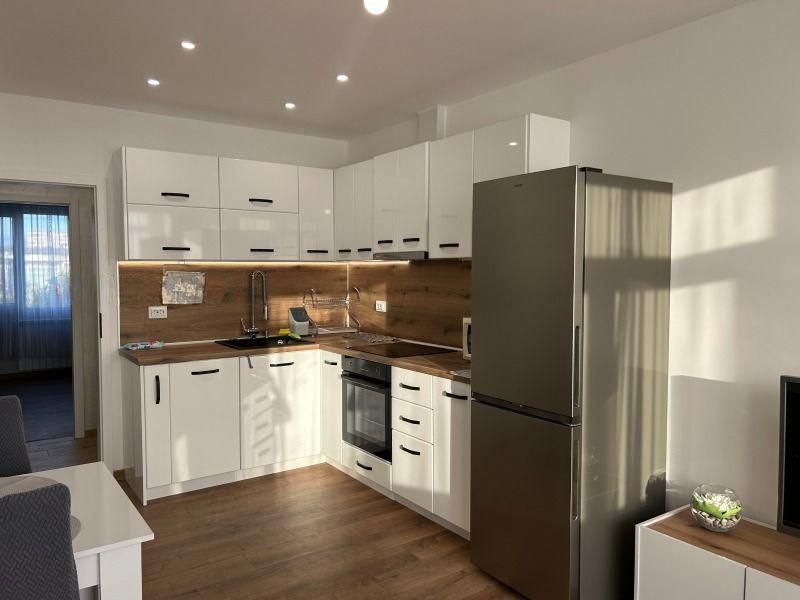 Дава се под наем Тристаен апартамент в София, Красно село - 65 кв.м за 575 € - Снимка #2