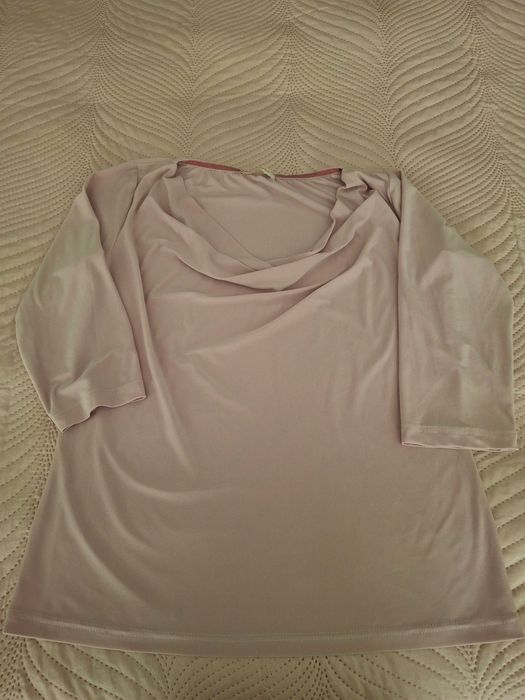 Нова блуза на Дафне