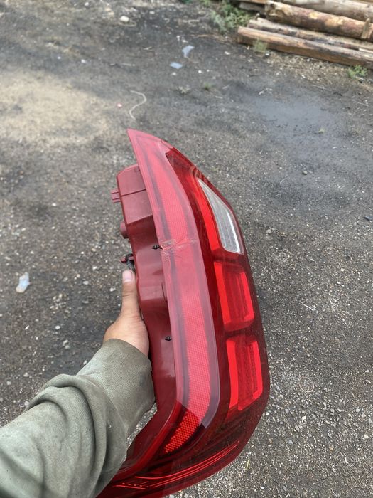 Продам задний фонарь на полисад