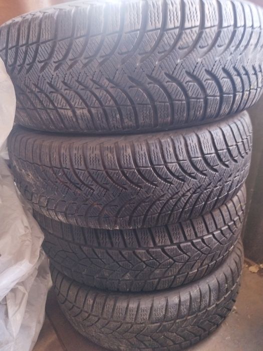 Продам шины 8 зимних резин