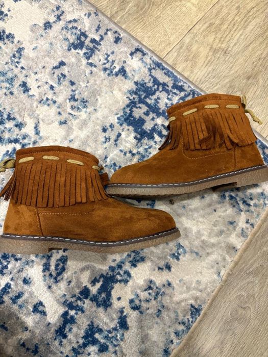 Продам детскую обувь