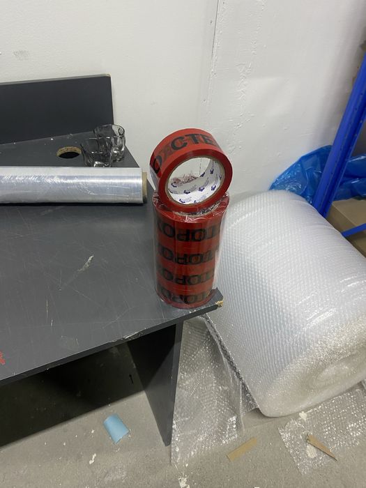 Скотч осторожно стекло