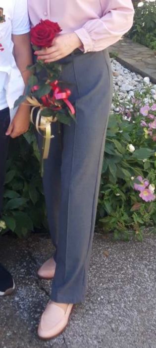 Елегантен панталон с висока талия и ръб 40 номер