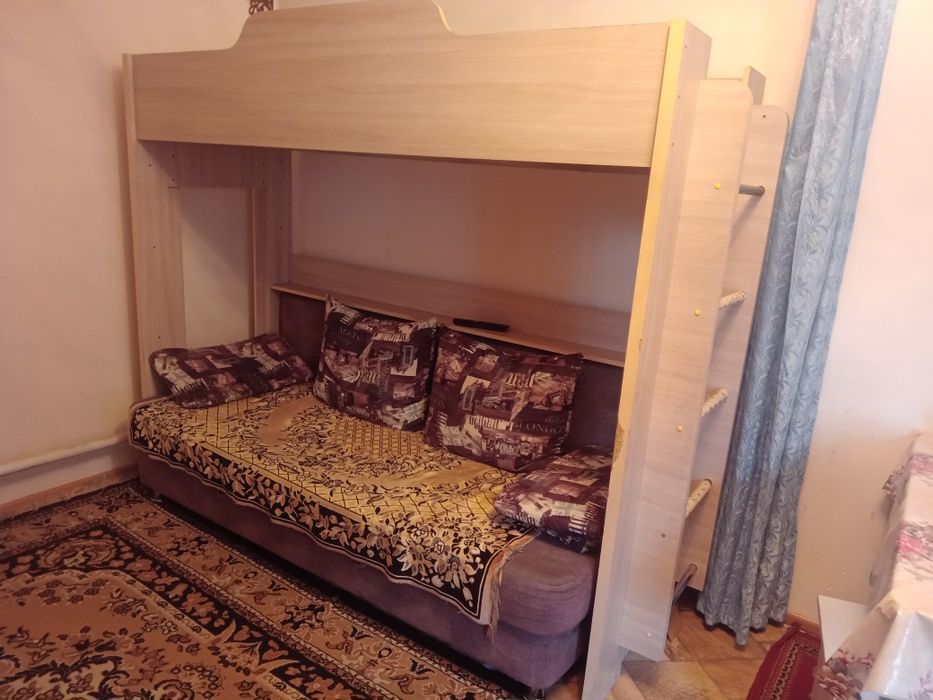 Продам кровать детскую срочно