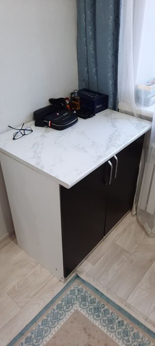 Продам кухонную тумбочку