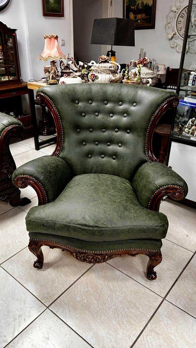 Старинен комплект от масивен махагон с изящна ръчна резба