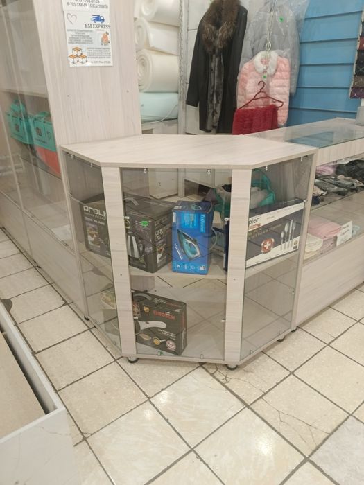 Витрины .Продаю витрины б/у